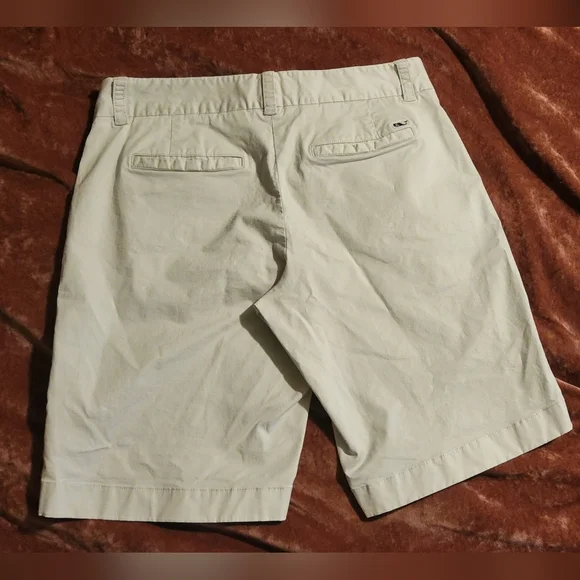 Vineyard Vines Khaki Long Shorts Size 2 - Picture 2 of 7